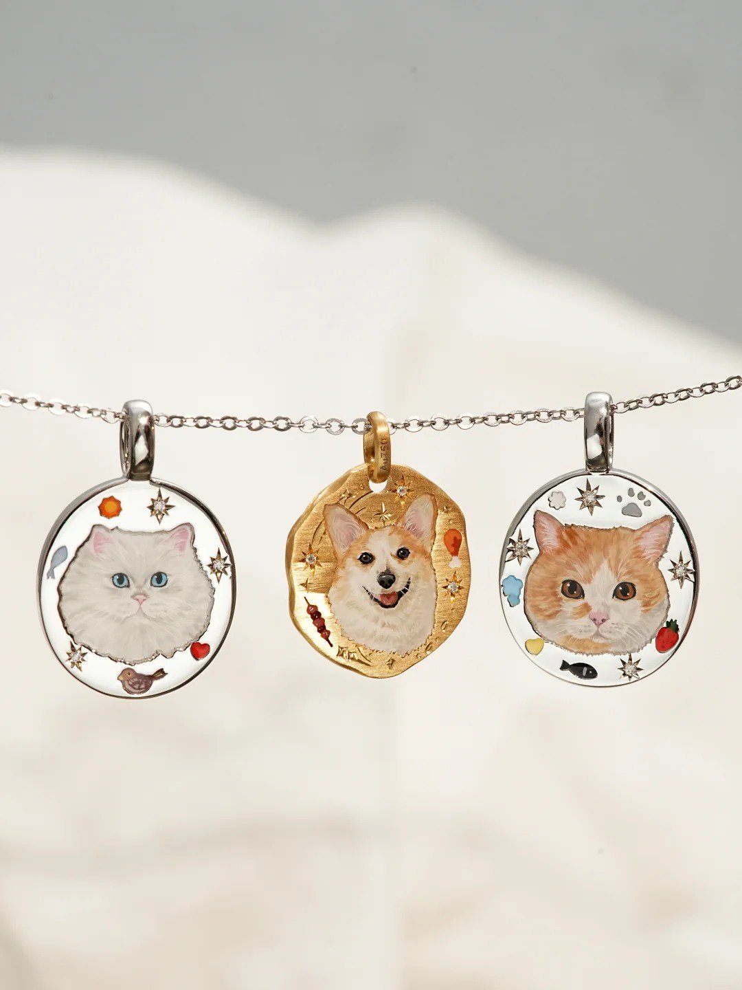Custom Pet Portrait Locket & Pendant | Hand-Painted Memorial Jewelry