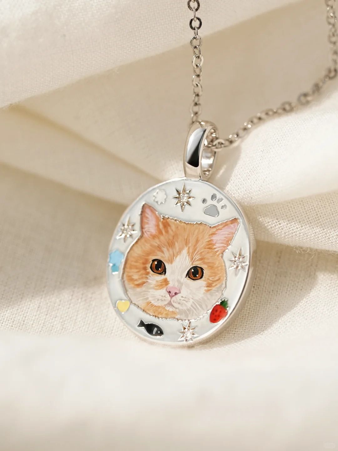 Custom Pet Portrait Locket & Pendant | Hand-Painted Memorial Jewelry