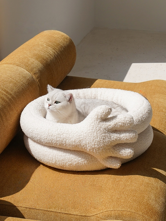 Zeze Hand Gesture Cat Bed – Soft Fleece Pet Nest with Playful Hand Design