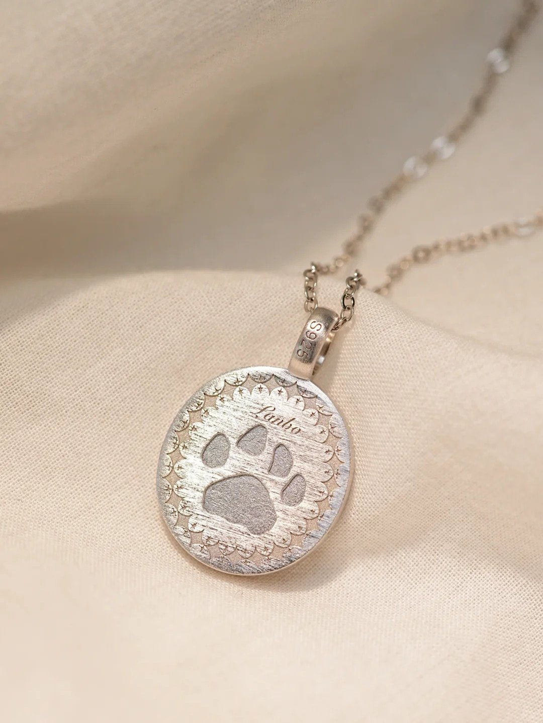 Custom Pet Portrait Locket & Pendant | Hand-Painted Memorial Jewelry